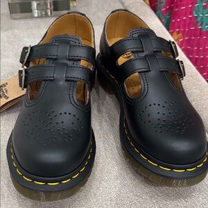 Dr. Martens women Mary janes NWT size 6 women’s